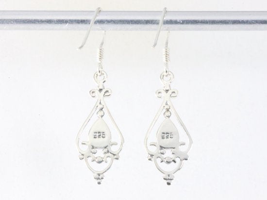 Fijne opengewerkte zilveren oorbellen met Australische opaal afbeelding 2