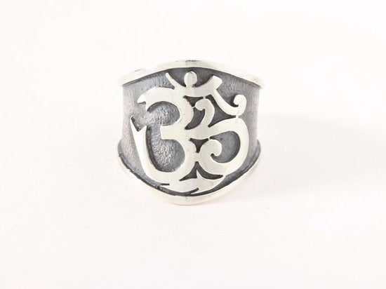 Zware zilveren ring met ohm-teken afbeelding 3