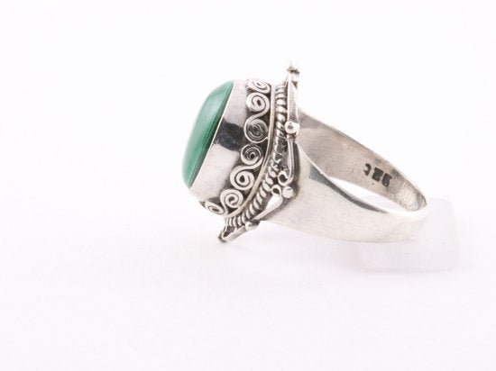 Bewerkte zilveren ring met malachiet afbeelding 2