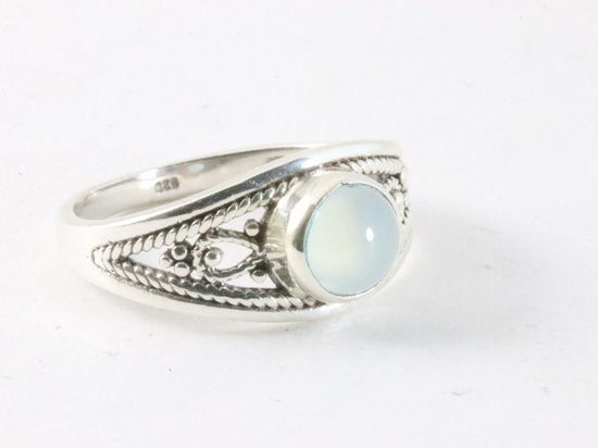 Opengewerkte zilveren ring met aqua chalcedoon afbeelding 1