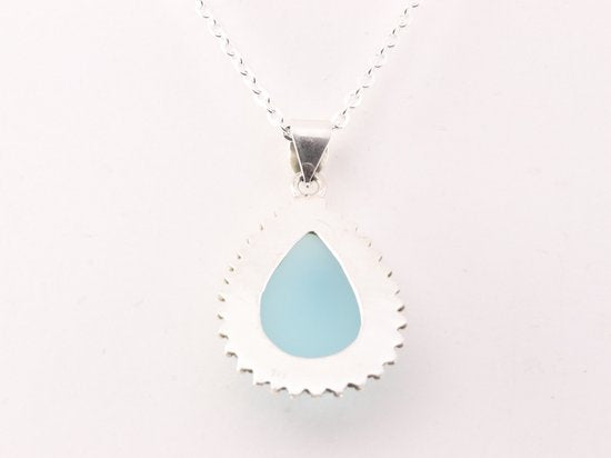 Bewerkte zilveren hanger met aqua chalcedoon aan ketting afbeelding 3
