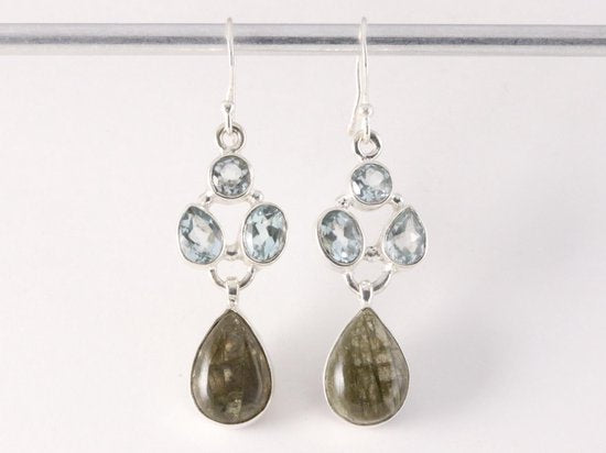 Zilveren oorbellen met labradoriet en blauwe topaas afbeelding 1