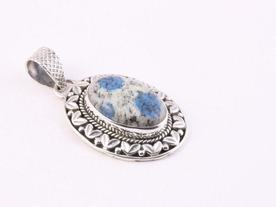 Bewerkte zilveren hanger met K2 jaspis aan ketting afbeelding 3