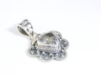 Bewerkte zilveren hanger met bergkristal afbeelding 2