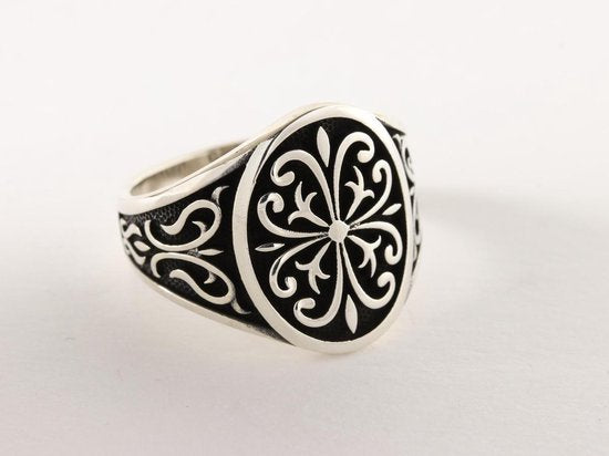 Bewerkte zilveren herenring afbeelding 1