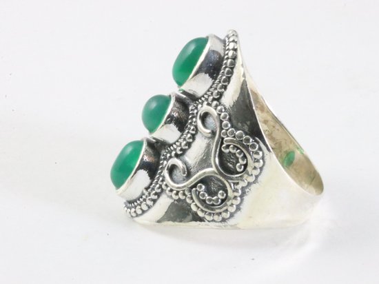 Zware bewerkte zilveren ring met 3 groene onyx stenen afbeelding 2