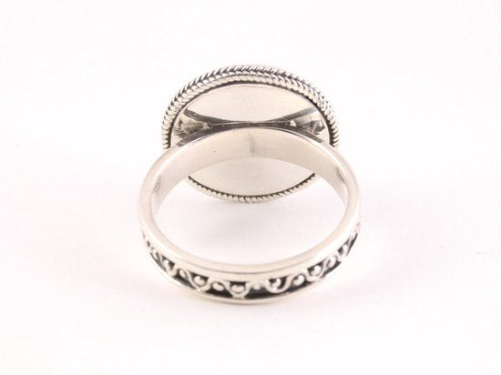 Ronde bewerkte zilveren ring met Arizona turkoois afbeelding 3