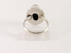 Bewerkte zilveren ring met onyx afbeelding 2