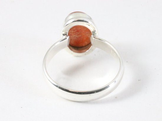 Hoogglans zilveren ring met rode zonnesteen afbeelding 3