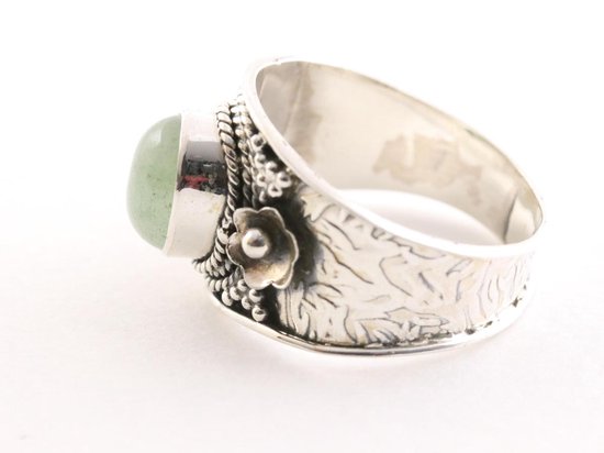 Bewerkte zilveren ring met groene aventurijn afbeelding 2