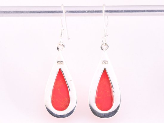 Grote druppelvormige zilveren oorbellen met rode koraal steen afbeelding 3