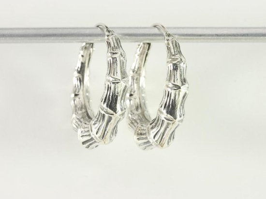 Bewerkte zilveren oorringen afbeelding 2