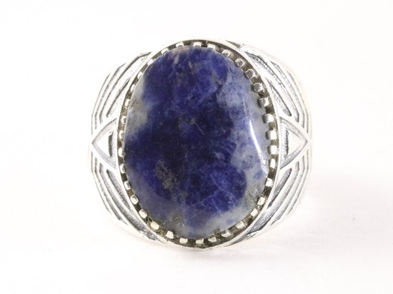 Zware bewerkte zilveren ring met sodaliet afbeelding 4