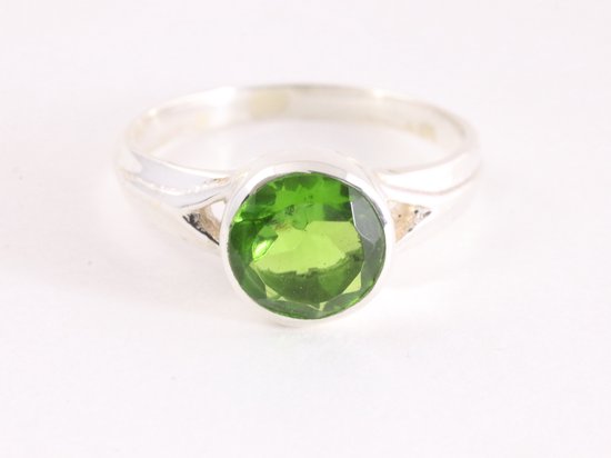 Zilveren ring met peridoot afbeelding 4
