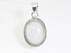 Fijne bewerkte ovale zilveren hanger met regenboog maansteen afbeelding 1