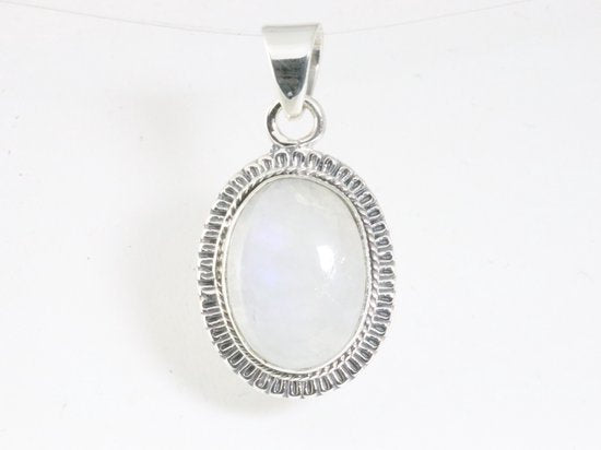 Fijne bewerkte ovale zilveren hanger met regenboog maansteen afbeelding 1