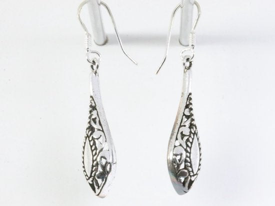 Fijne opengewerkte zilveren oorbellen afbeelding 2