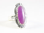 Langwerpige bewerkte zilveren ring met paarse agaat afbeelding 1