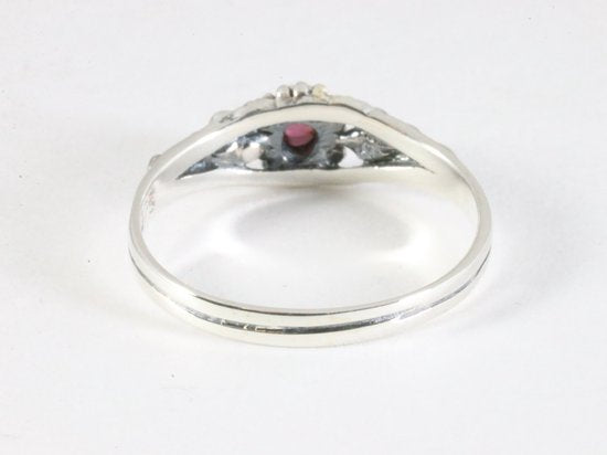Fijne bewerkte zilveren ring met granaat afbeelding 3