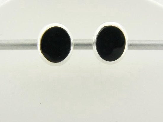 Fijne ovale zilveren oorstekers met onyx afbeelding 1
