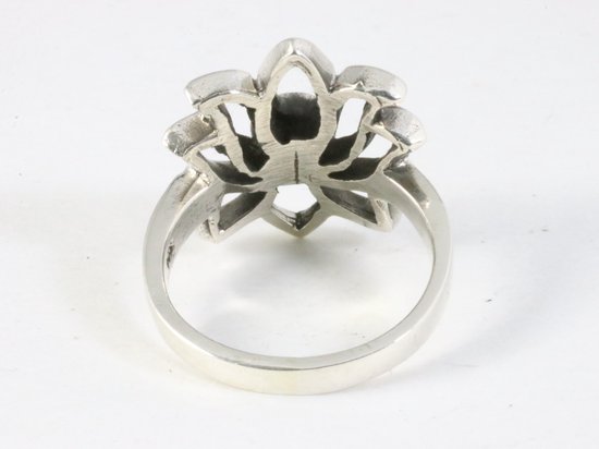 Opengewerkte zilveren lotus bloem ring met blauwe schelp afbeelding 3