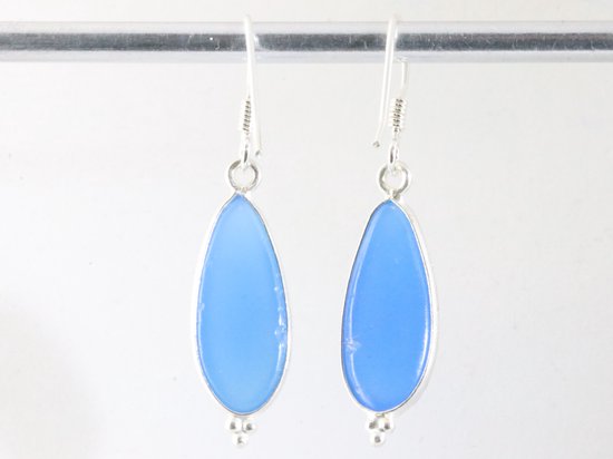 Druppelvormige zilveren oorbellen met blauwe chalcedoon afbeelding 3