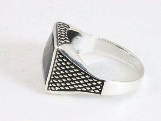Bewerkte zilveren ring met gefacetteerde onyx afbeelding 2