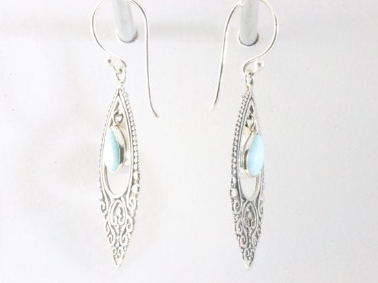 Lange opengewerkte zilveren oorbellen met larimar afbeelding 2