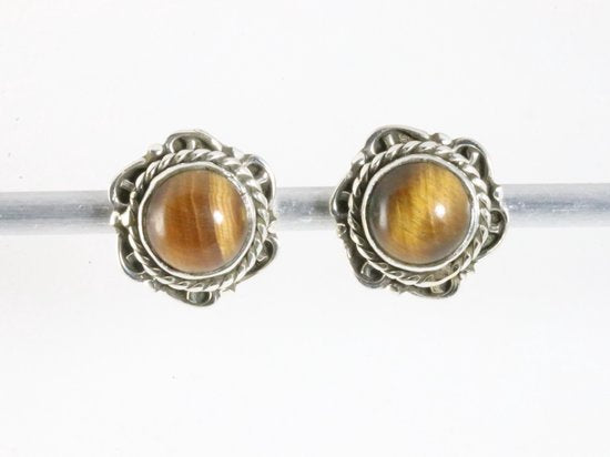 Fijne bewerkte zilveren oorstekers met tijgeroog afbeelding 1
