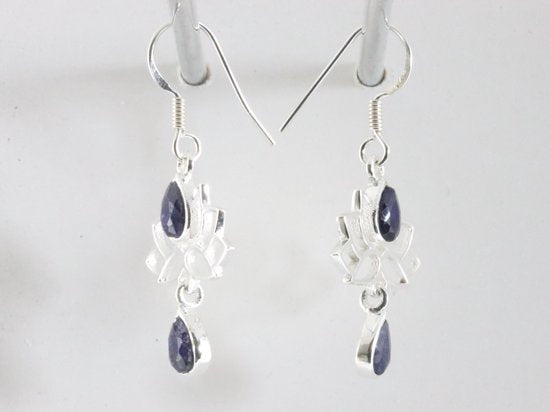 Zilveren lotus oorbellen met blauwe saffier afbeelding 2