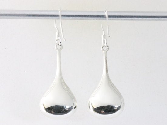 Druppelvormige hoogglans zilveren oorbellen afbeelding 2