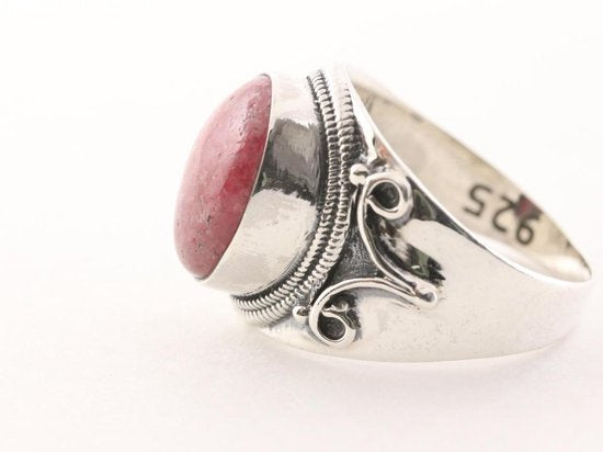 Bewerkte zilveren ring met rhodoniet afbeelding 2