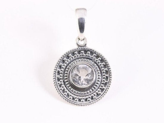 Fijne bewerkte ronde zilveren hanger met bergkristal afbeelding 1