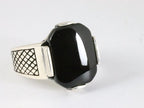Zware bewerkte zilveren ring met onyx afbeelding 1