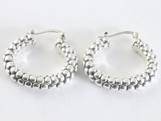 Bewerkte zilveren oorringen afbeelding 4