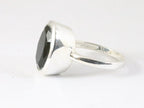Hoogglans zilveren ring met onyx afbeelding 2