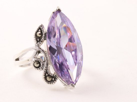 Zware zilveren ring met amethist en marcasiet afbeelding 1