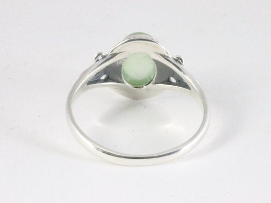 Fijne bewerkte zilveren ring met prehniet afbeelding 3