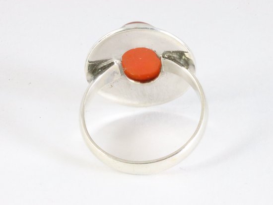 Bewerkte ovale zilveren ring met carneool afbeelding 3