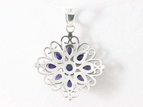 Opengewerkte zilveren hanger met blauwe saffier afbeelding 3