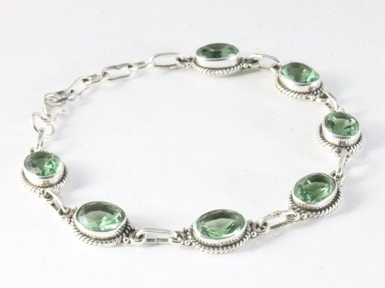 Bewerkte zilveren armband met groene amethist afbeelding 2
