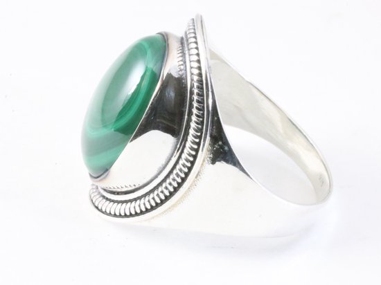 Bewerkte zilveren ring met malachiet afbeelding 2