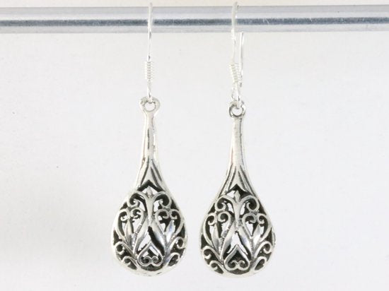 Opengewerkte druppelvormige zilveren oorbellen afbeelding 4