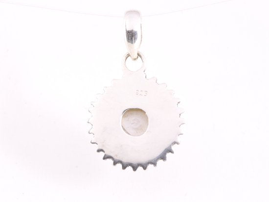 Fijne bewerkte ronde zilveren hanger met zoetwater parel afbeelding 3