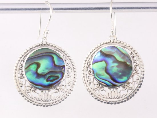 Ronde opengewerkte zilveren oorbellen met abalone schelp afbeelding 1