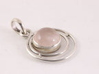 Ronde opengewerkte zilveren hanger met rozenkwarts afbeelding 2