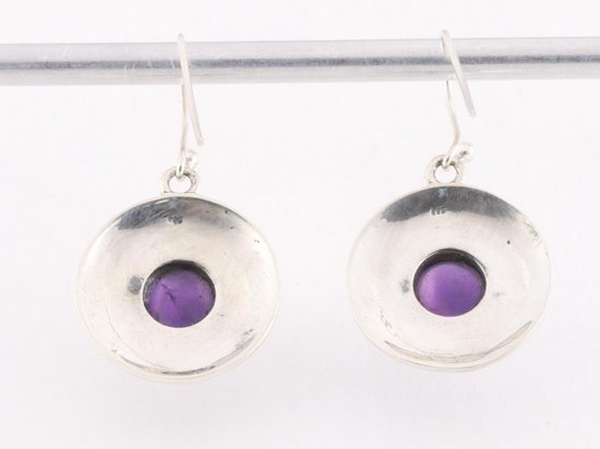 Ronde bewerkte zilveren oorbellen met amethist afbeelding 3
