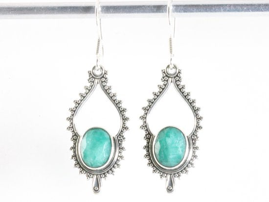 Bewerkte zilveren oorbellen met smaragd afbeelding 4