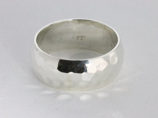 Gehamerde zilveren ring afbeelding 1