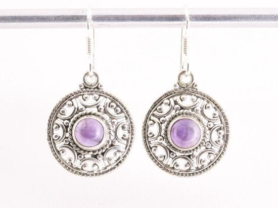 Ronde opengewerkte zilveren oorbellen met amethist afbeelding 4
